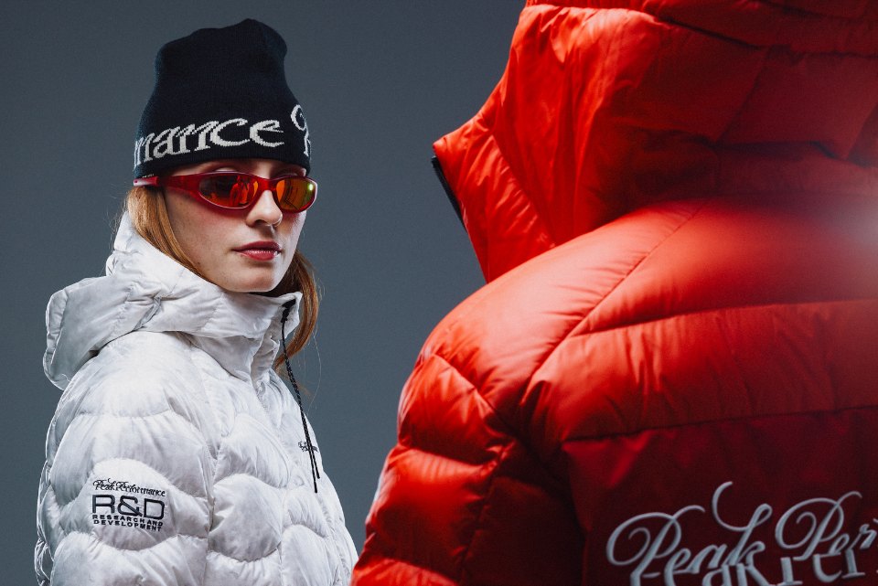 Mannequin en doudoune blanche Peak Performance R&D